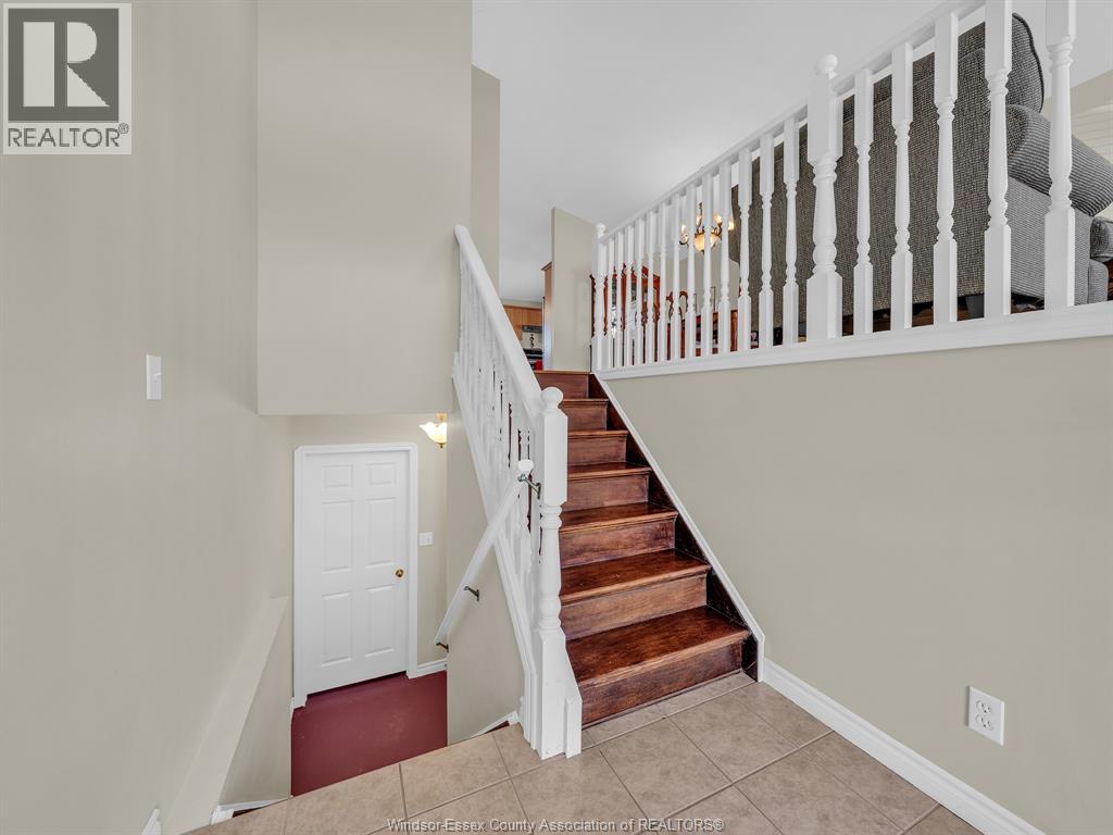 1537 MORNINGSTAR, Windsor — photo 3