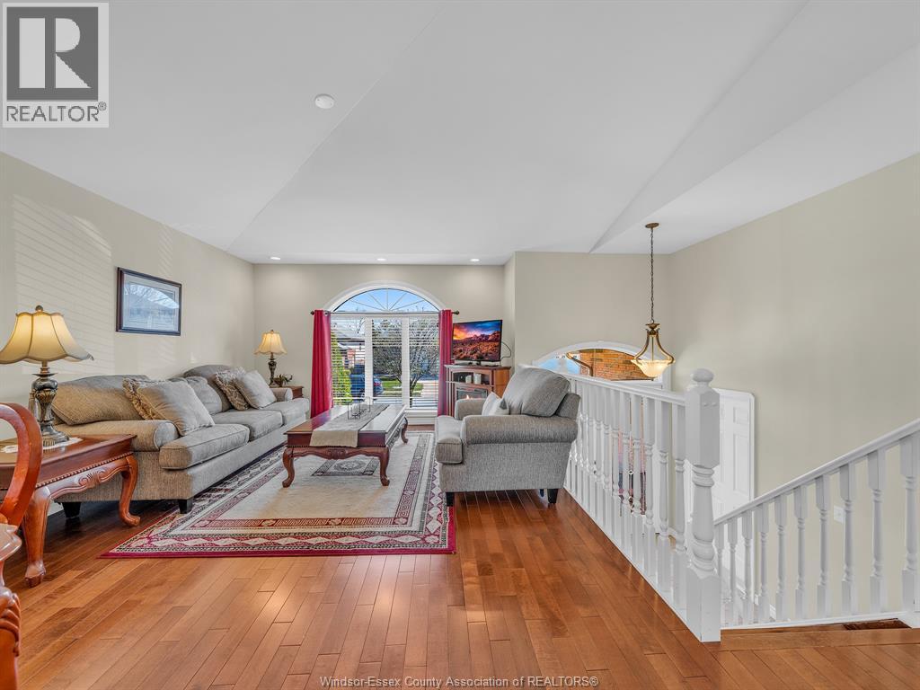 1537 MORNINGSTAR, Windsor — photo 4