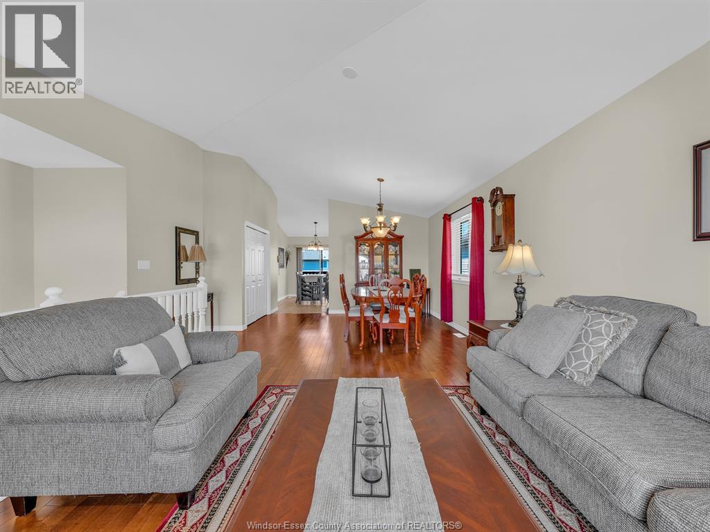 1537 MORNINGSTAR, Windsor — photo 6
