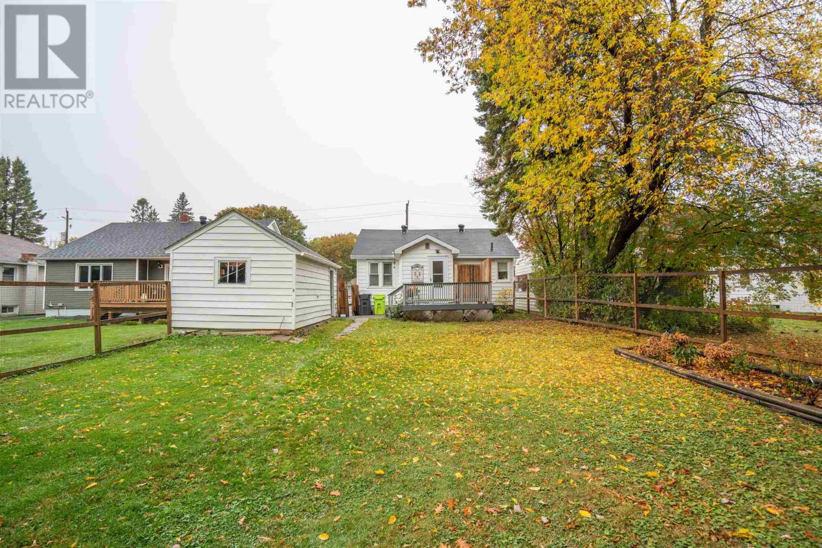 182 Lake ST - 32