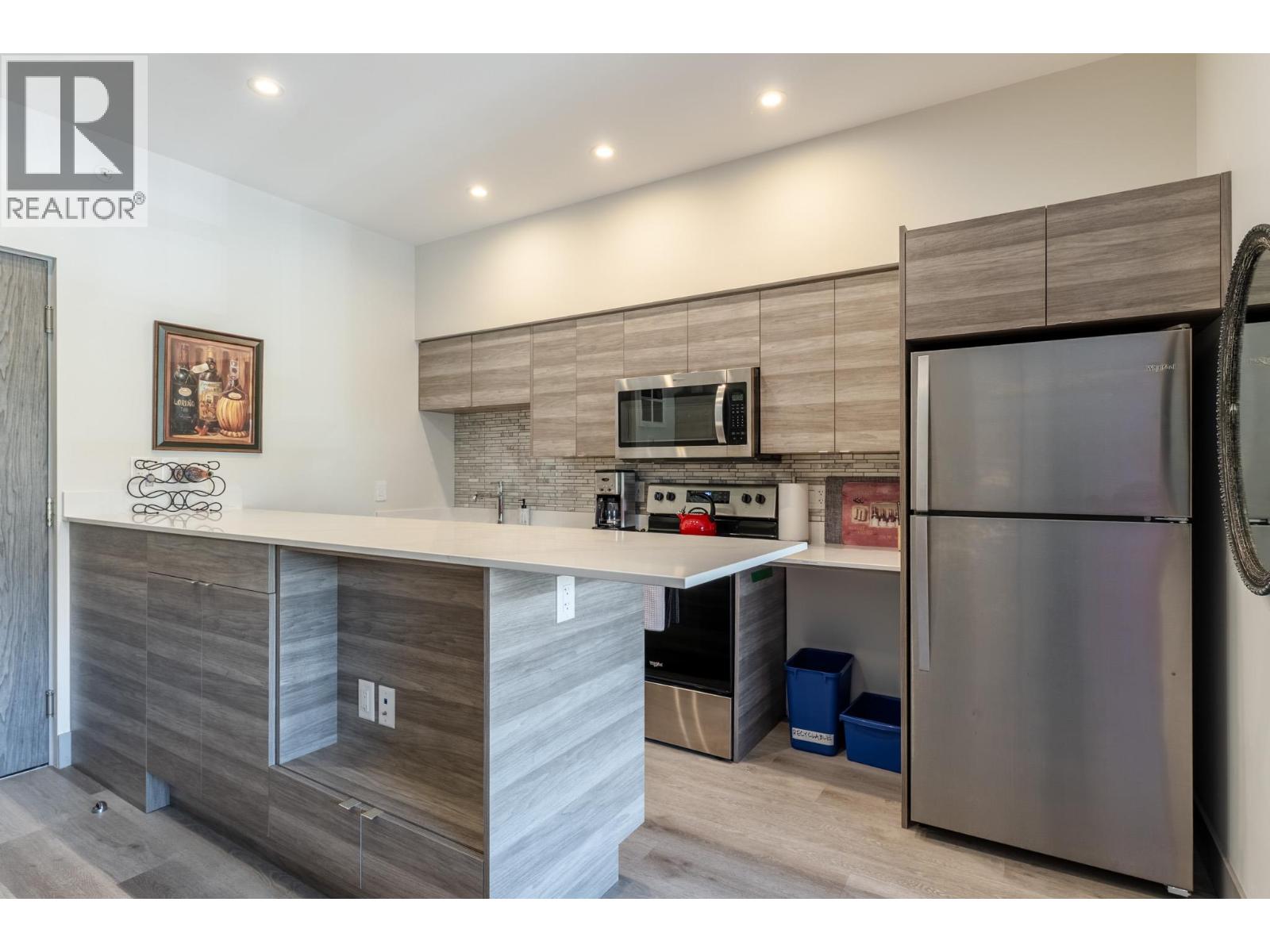 #514 2555 Lakeshore Road - 6