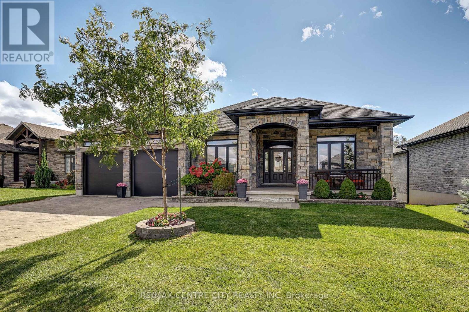151 Robin Ridge Drive — photo 3