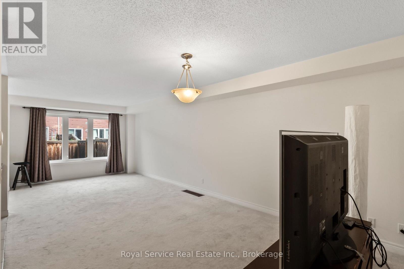 23 Tabaret Crescent, Oshawa, ON photo 16