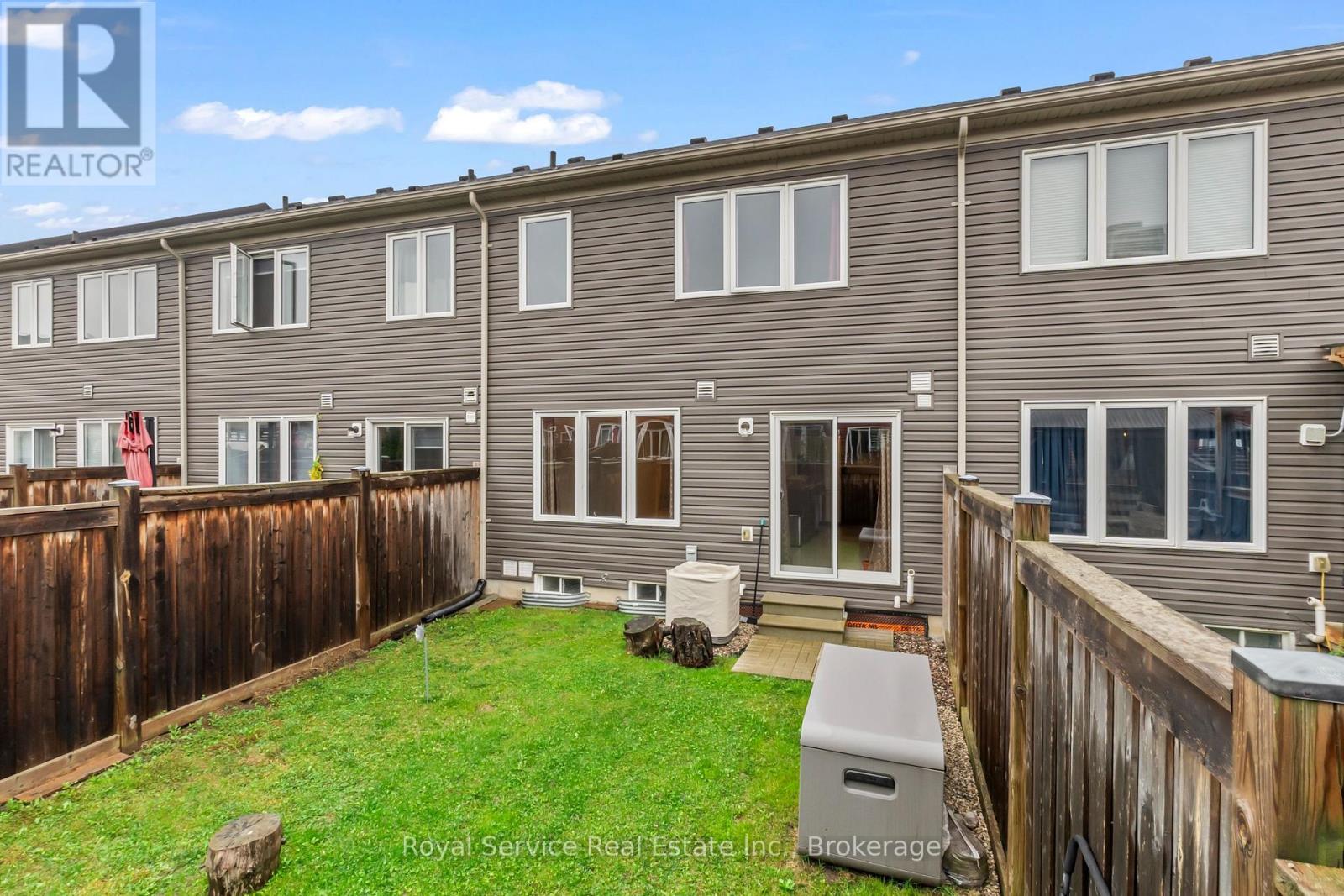 23 TABARET CRESCENT - 37