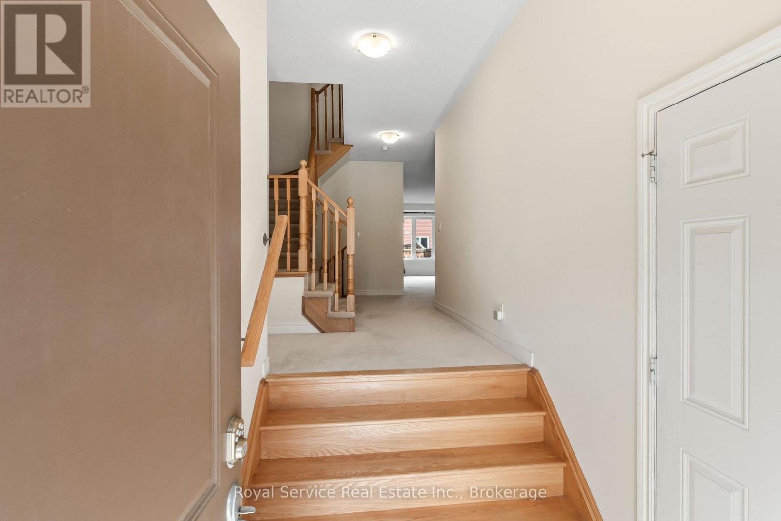 23 Tabaret Crescent, Oshawa, ON photo 5