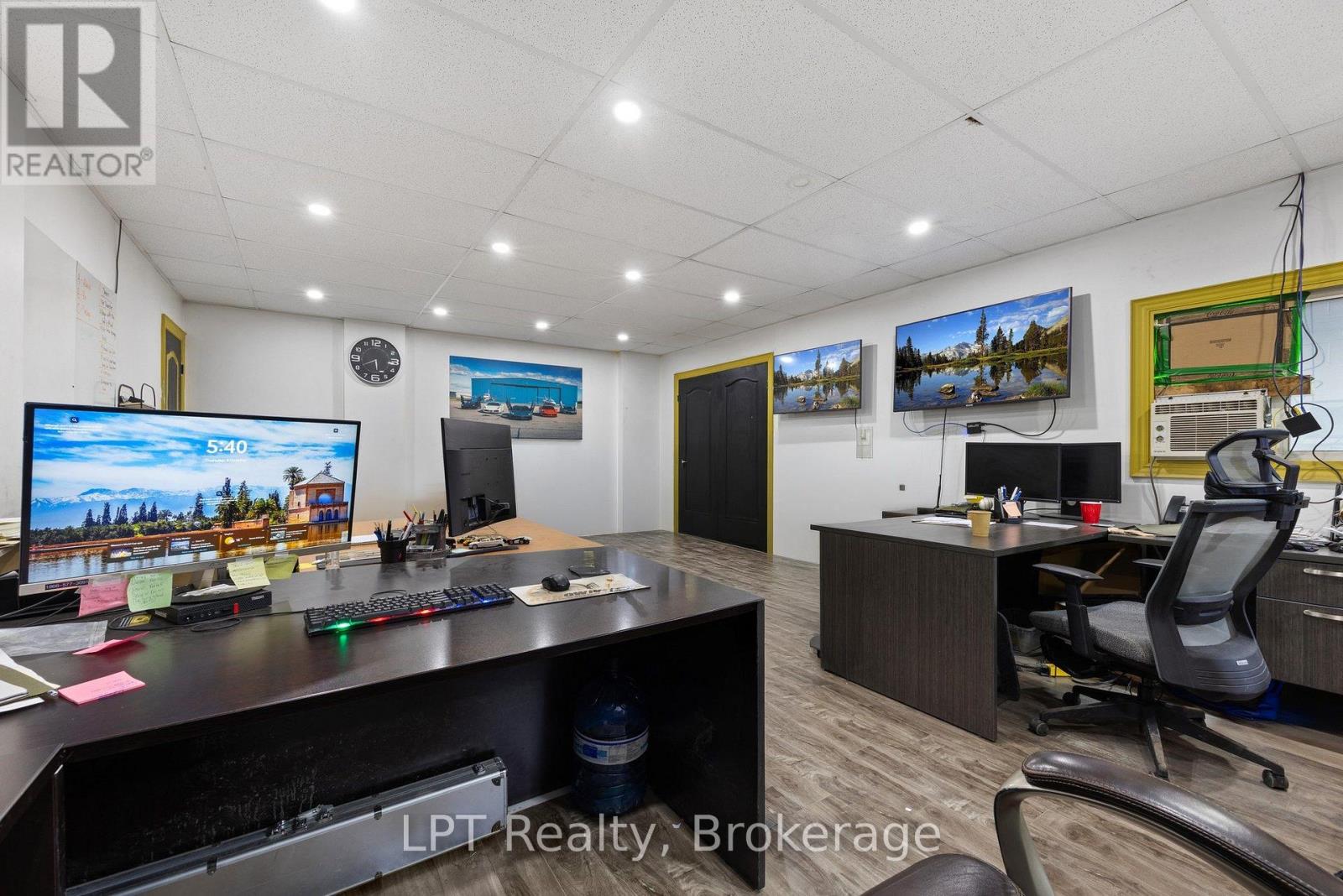 7 Harlech Court — photo 25