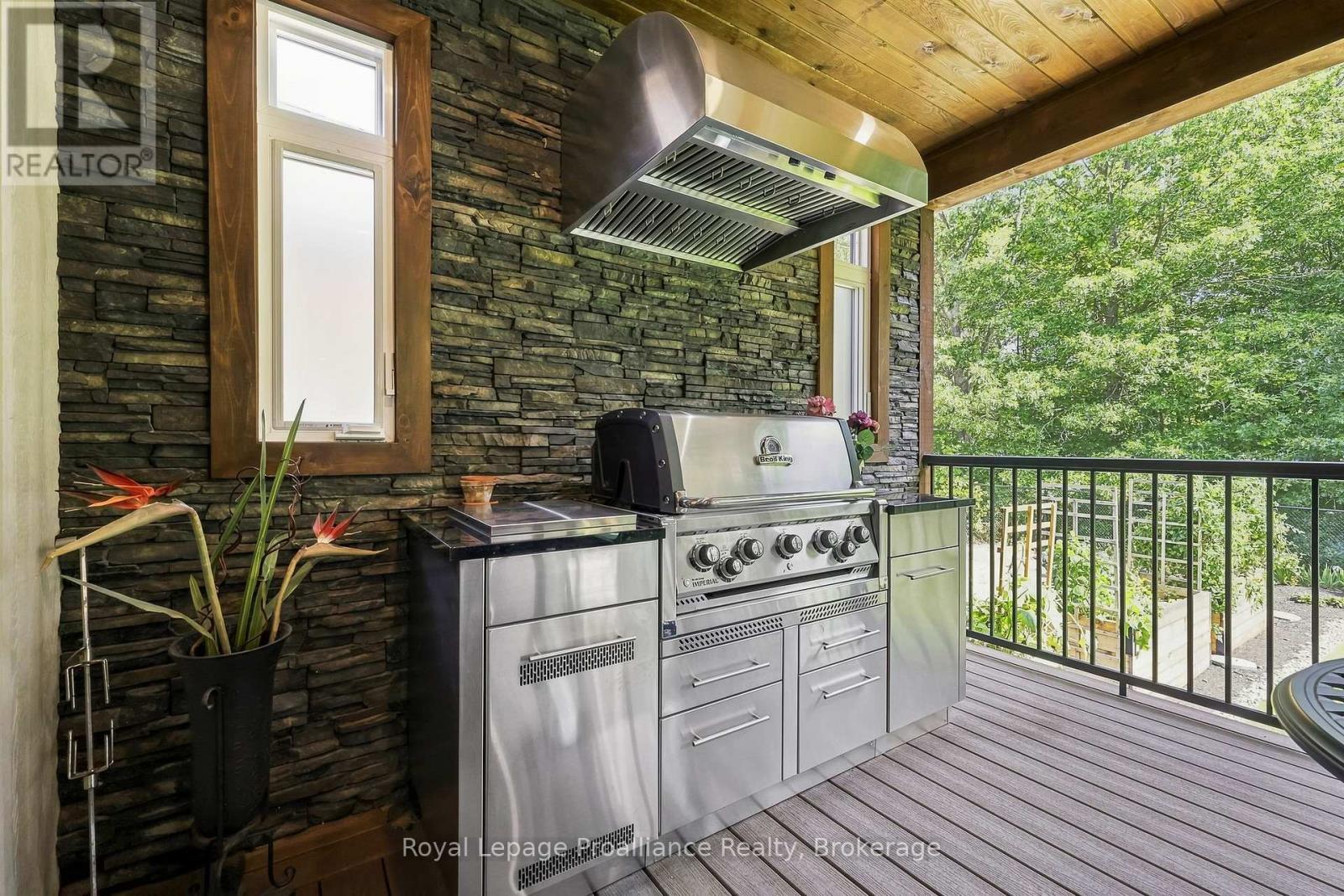 100 DEERVIEW DRIVE - 23