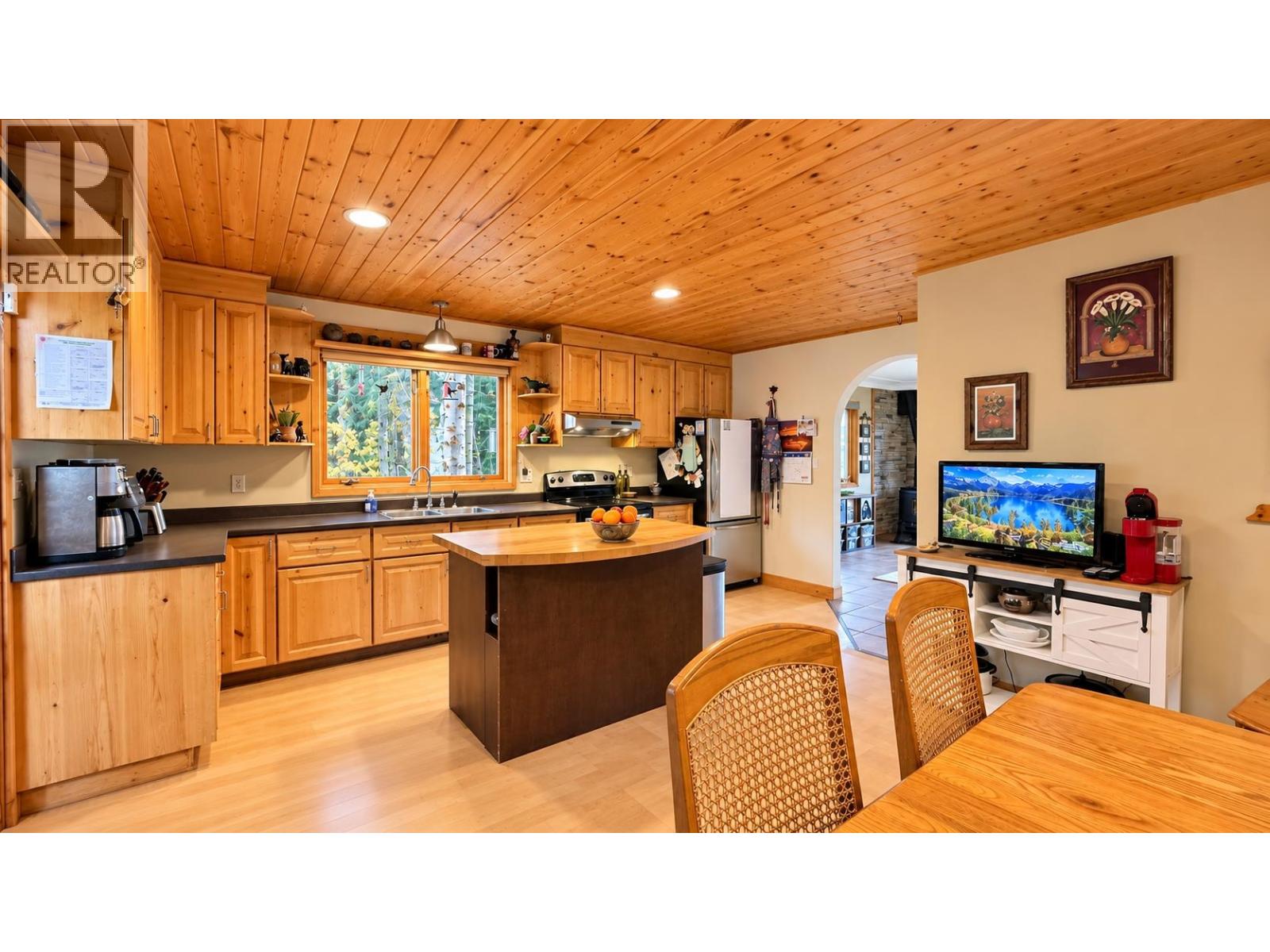 1496 CHESTNUT Street, Telkwa