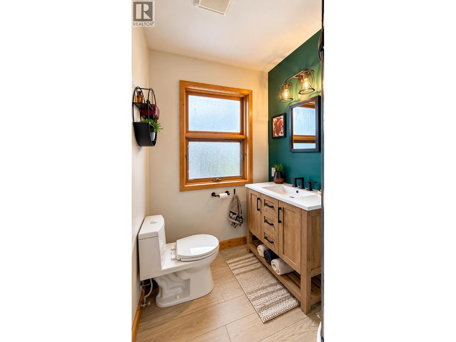 1496 CHESTNUT Street, Telkwa