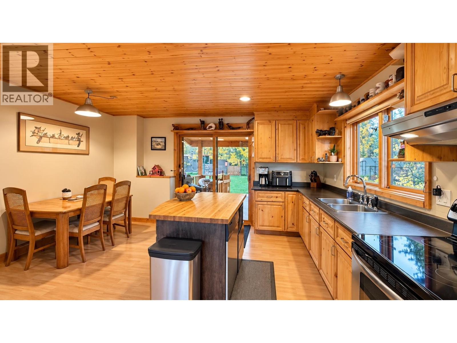 1469 CHESTNUT STREET - 15