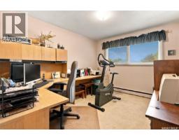 3pc Bathroom - 4002 Elphinstone Street, Regina, SK S4S3K9 Photo 13