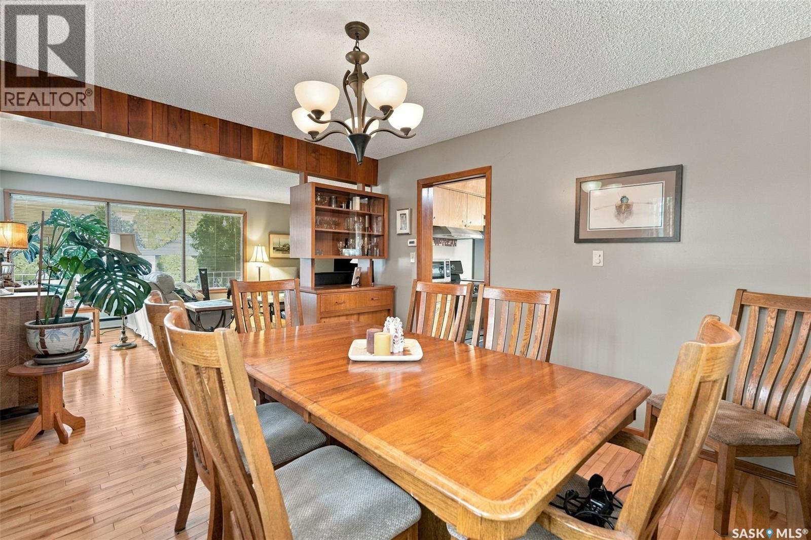 4002 Elphinstone STREET - 7