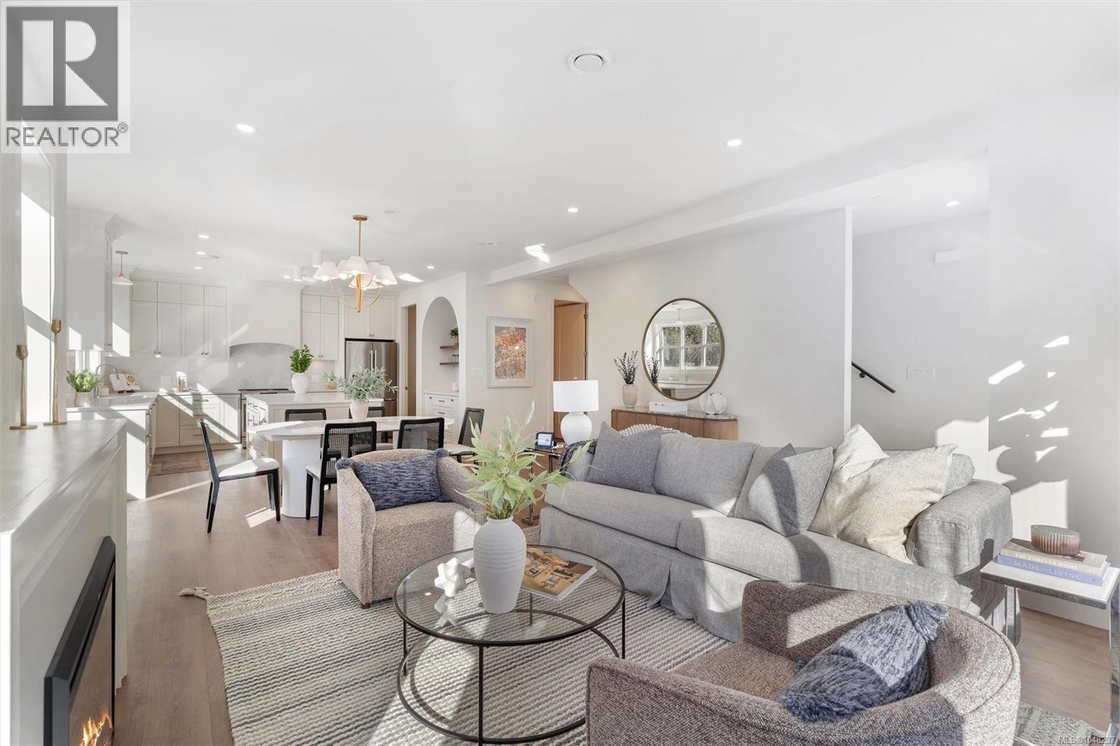 #1 768 Lindsay St - 5