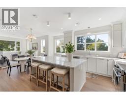 Entrance - 1 768 Lindsay St, Saanich, BC V8Z3E1 Photo 11
