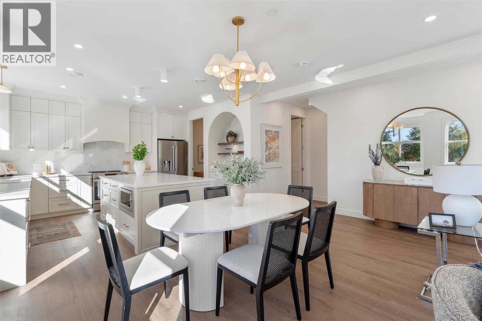 #1 768 Lindsay St - 8