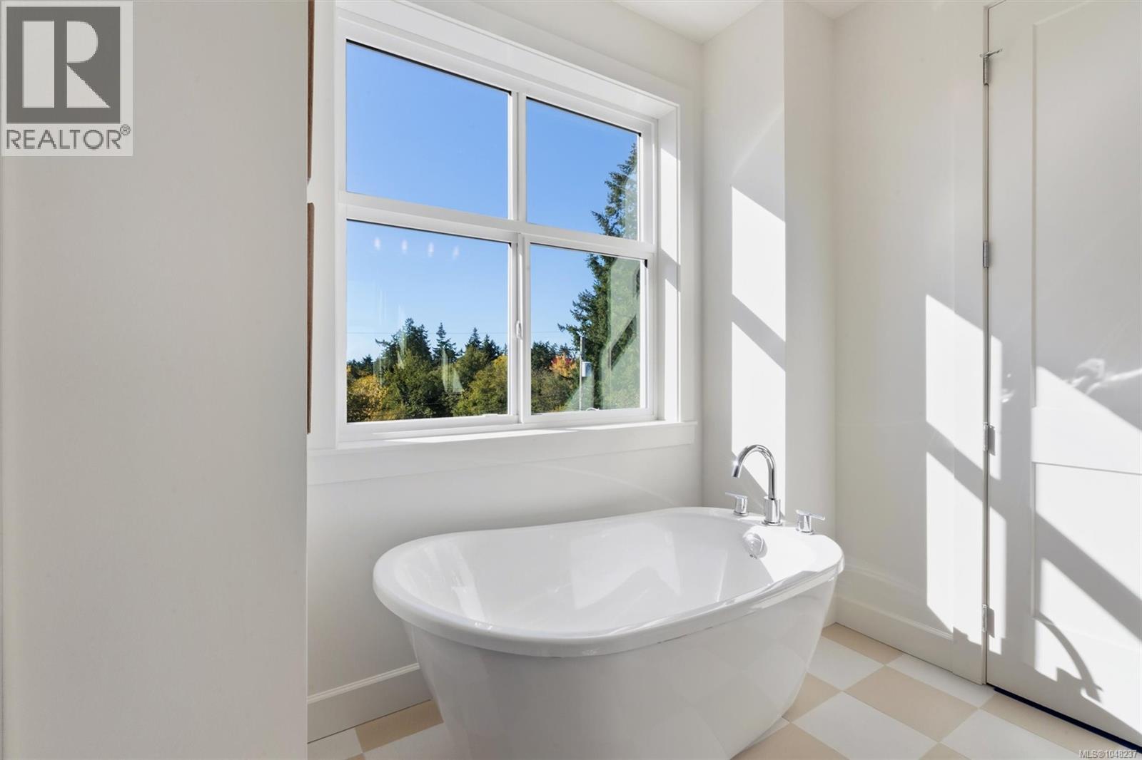 #1 768 Lindsay St - 30