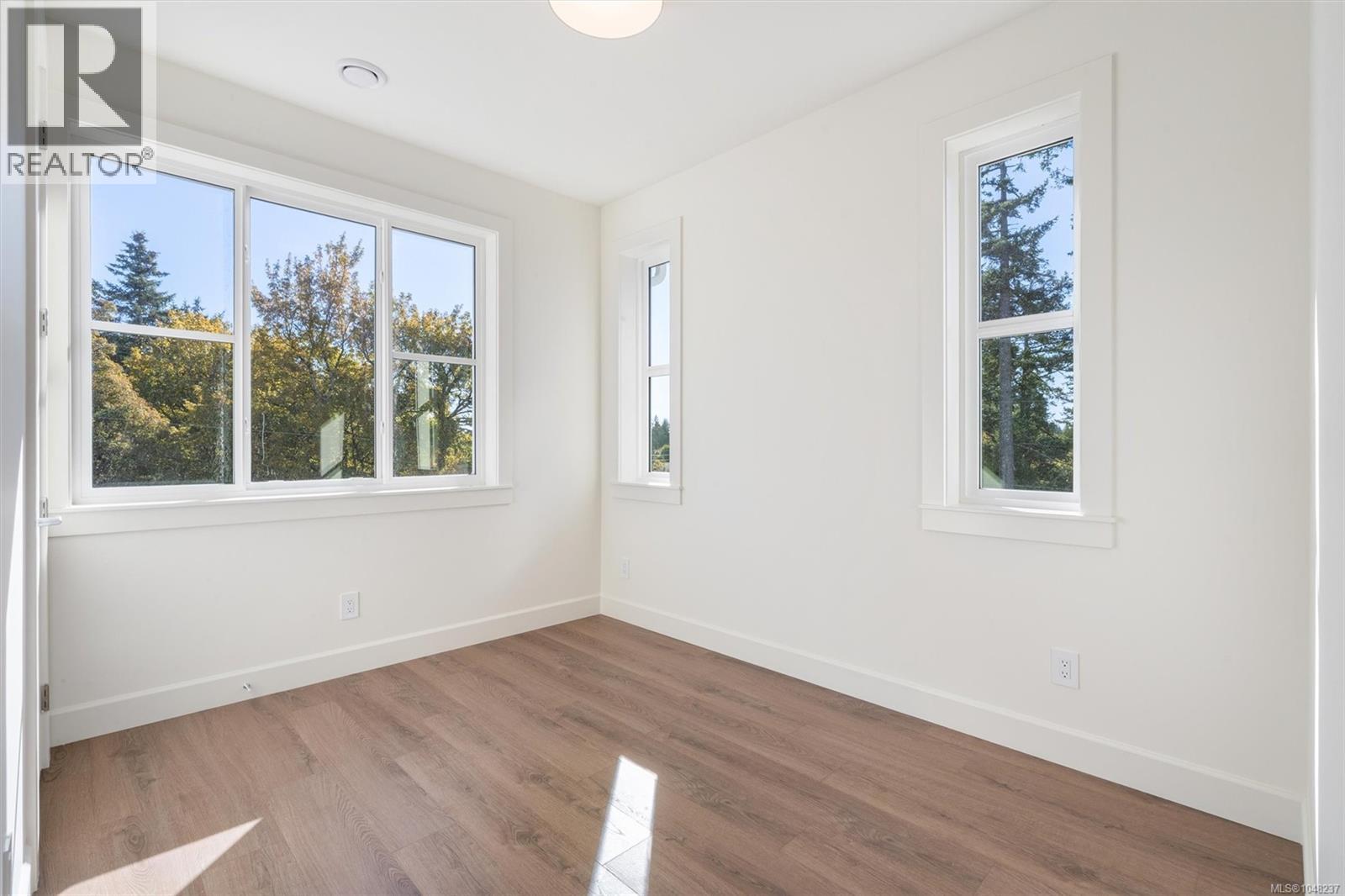 #1 768 Lindsay St - 32