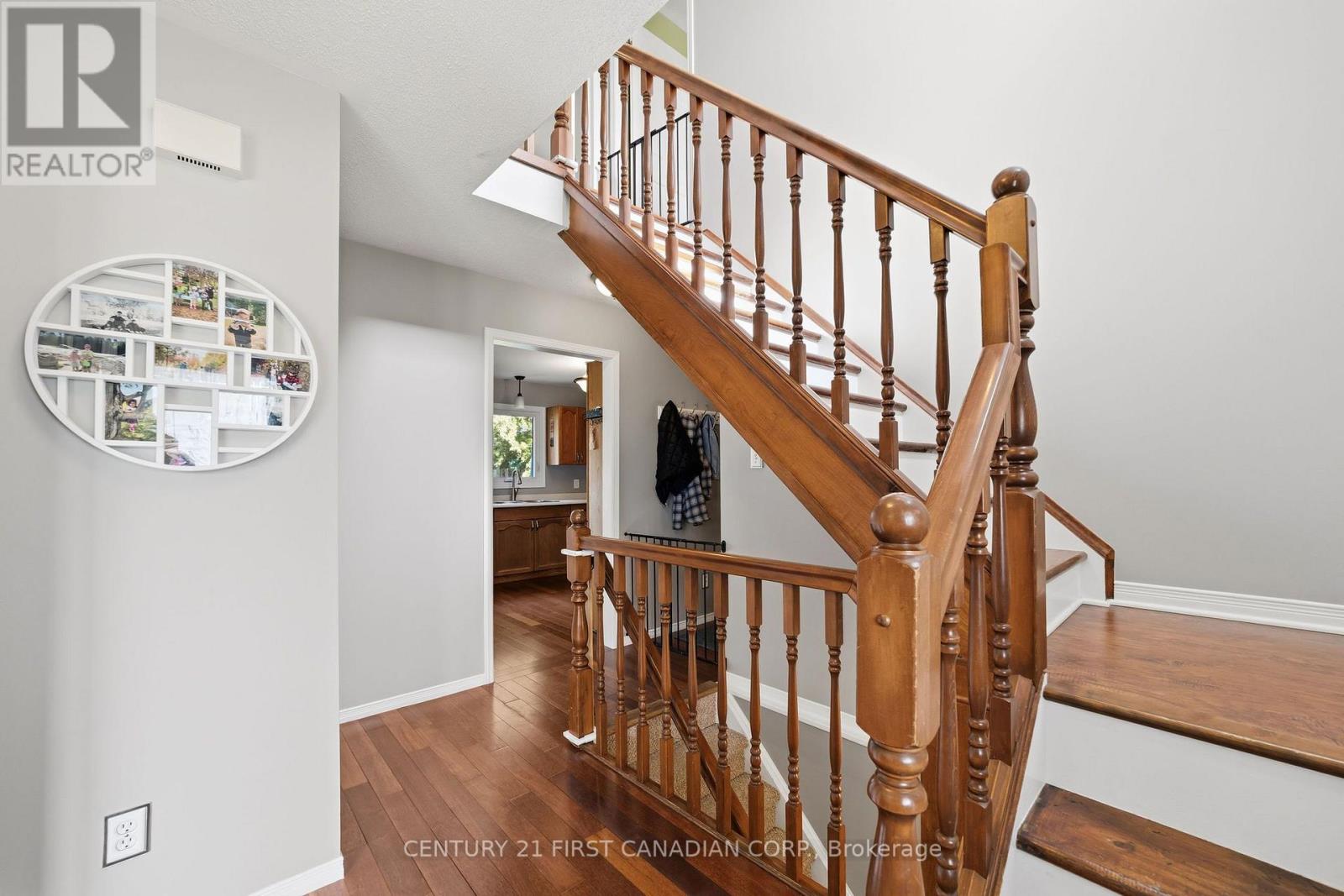 8 Robin Street — photo 10