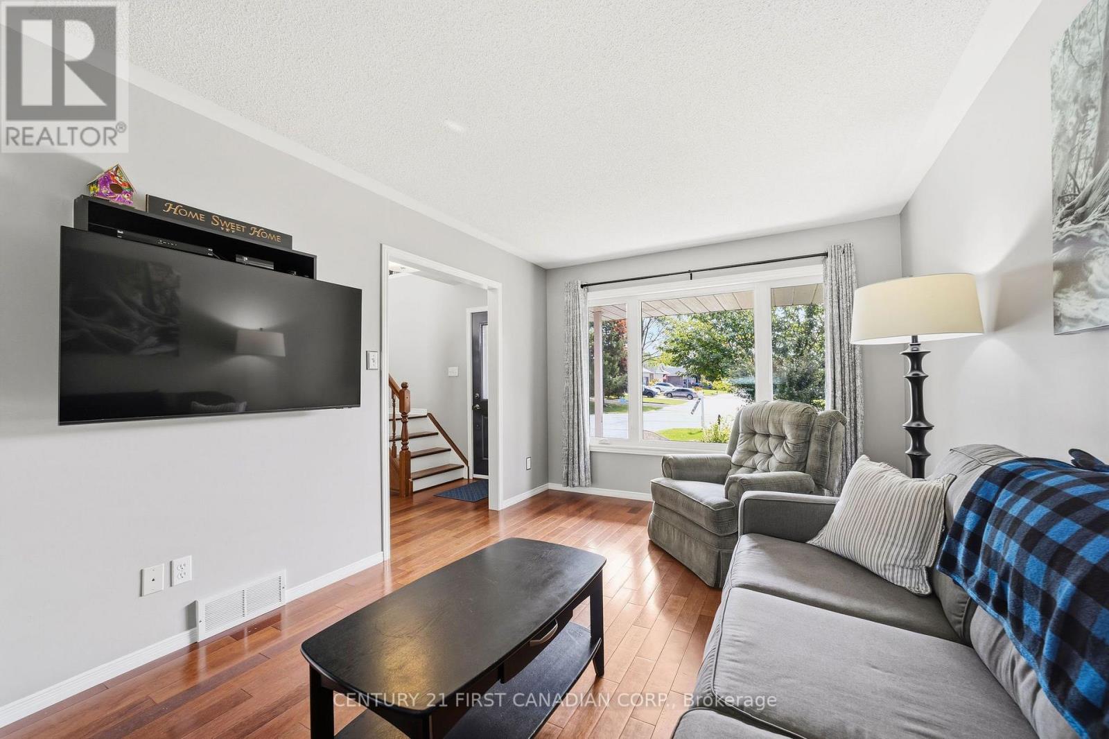 8 Robin Street — photo 13