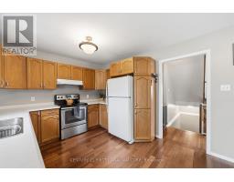 8 Robin Street, North Middlesex, ON N0M1A0 Photo 18