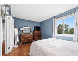 8 Robin Street, North Middlesex, ON N0M1A0 Photo 22