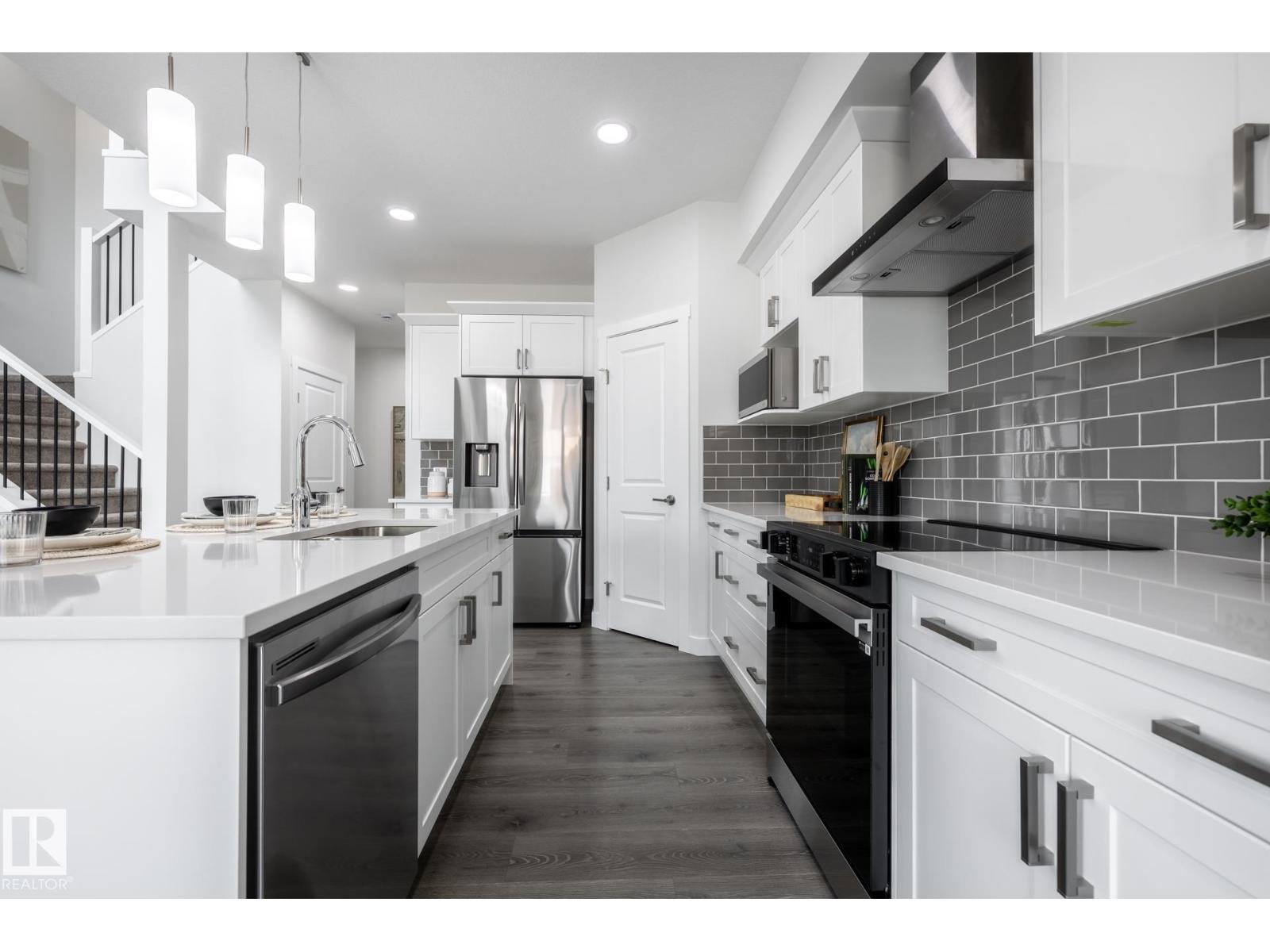 1511 208 ST NW - 9