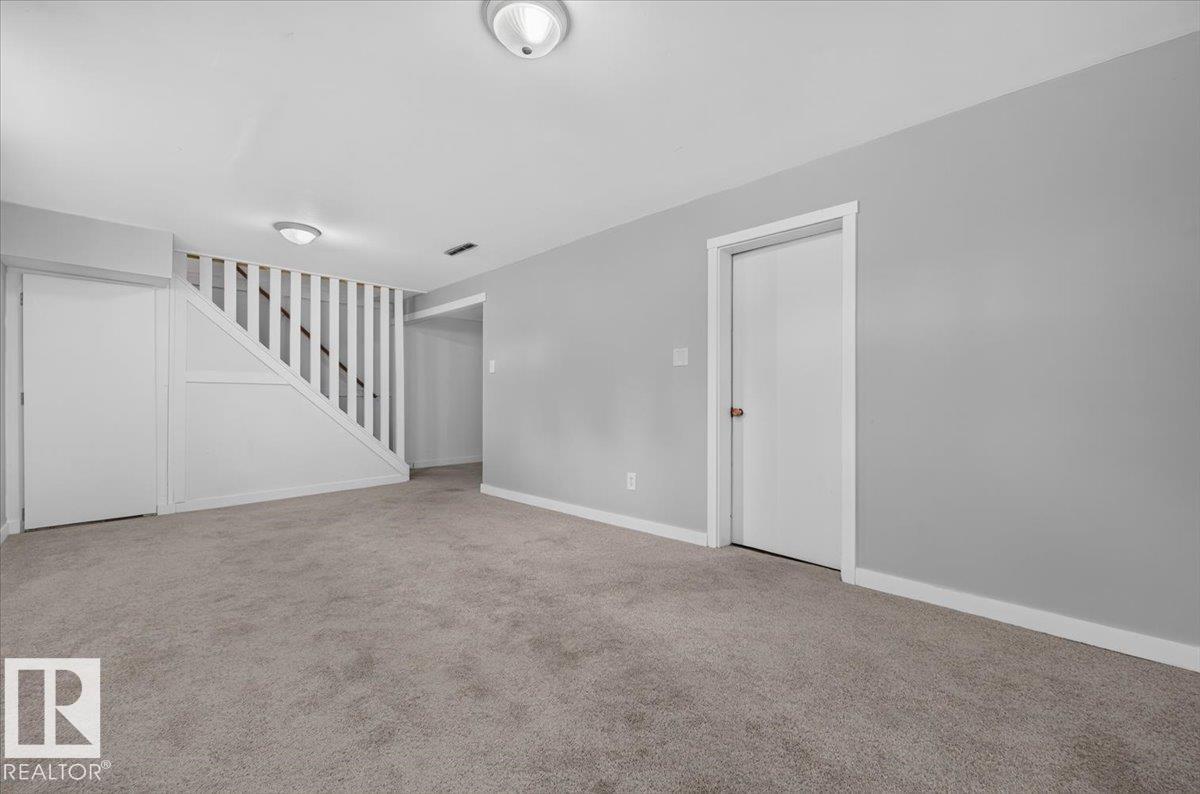 265 EVERGREEN ST - Image 31