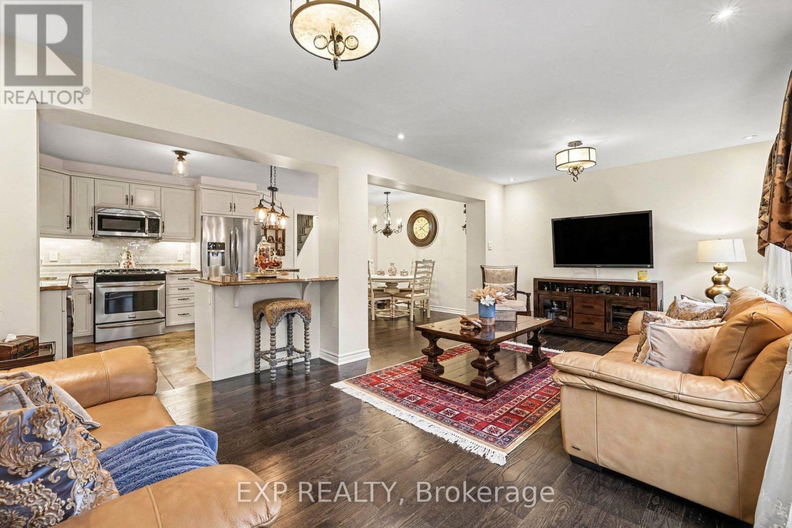 428 White Arctic Avenue — photo 10