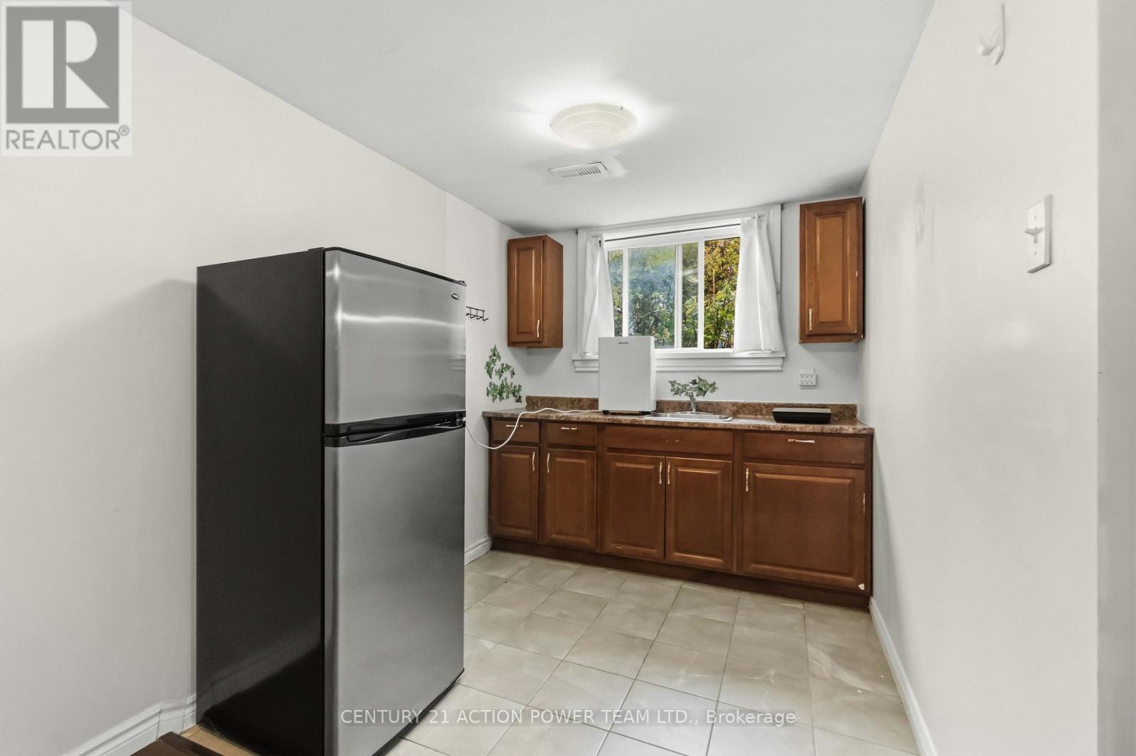 660 St Laurent Boulevard — photo 25