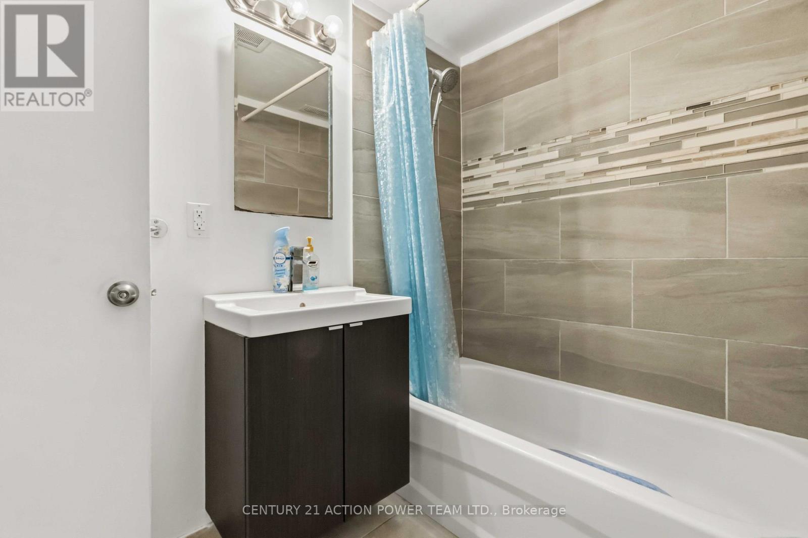 660 St Laurent Boulevard — photo 26