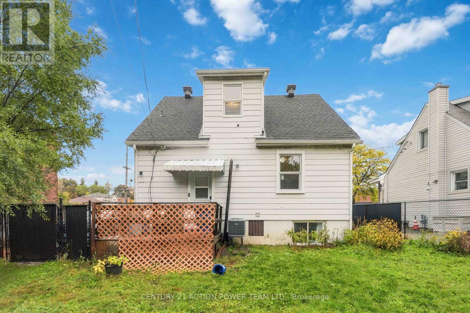 660 St Laurent Boulevard — photo 28