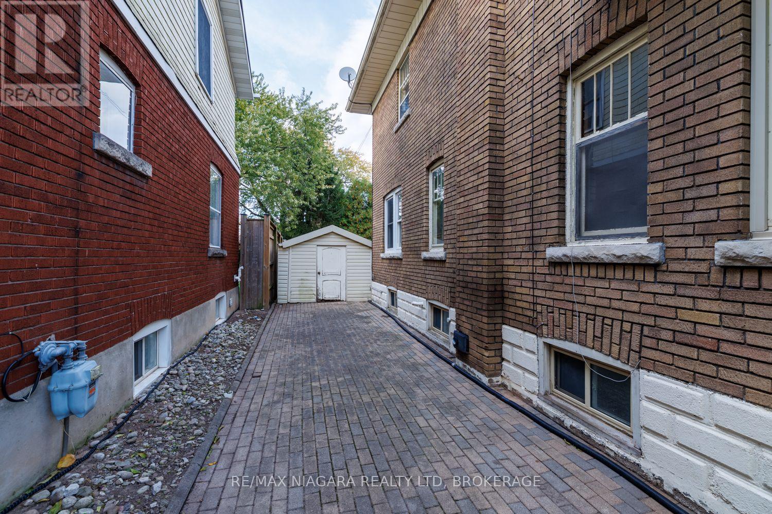 4997 Armoury Street — photo 31