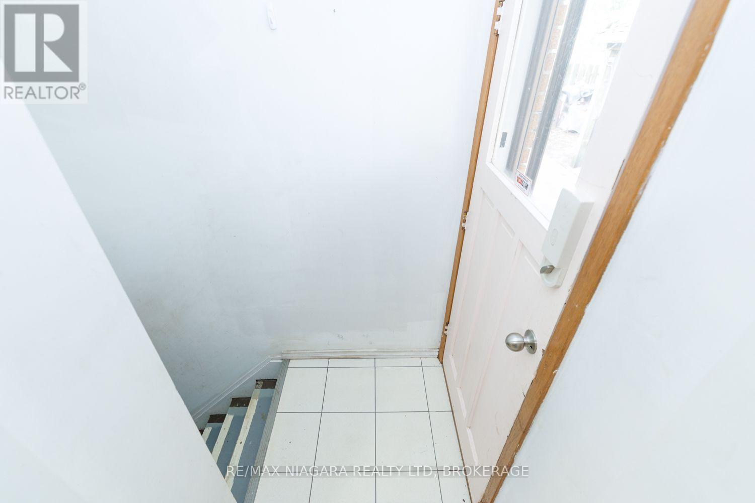 4344 PETTIT AVENUE - 17