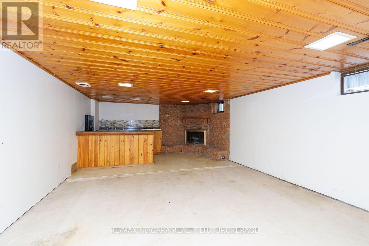 4344 PETTIT AVENUE - 19