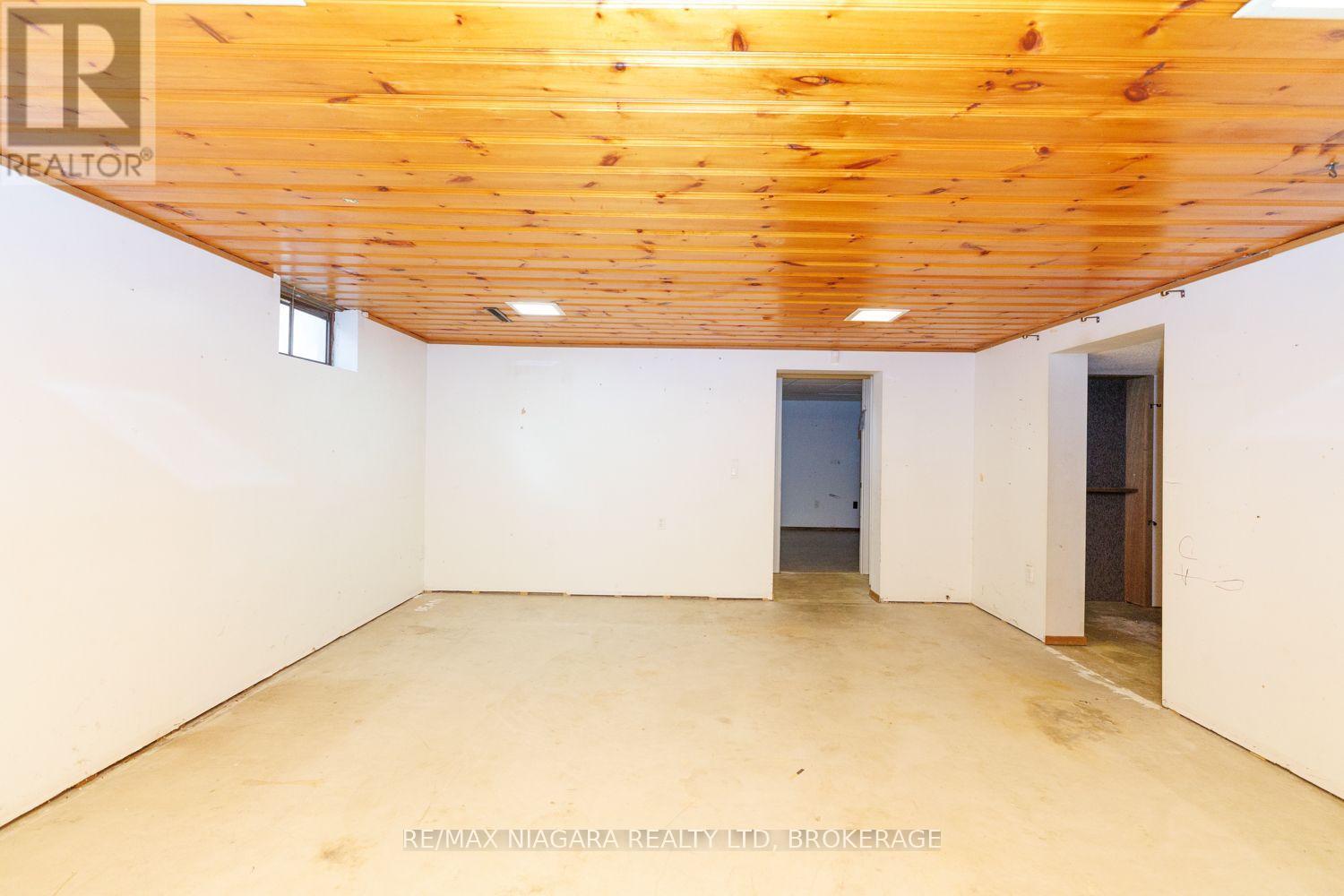 4344 PETTIT AVENUE - 20