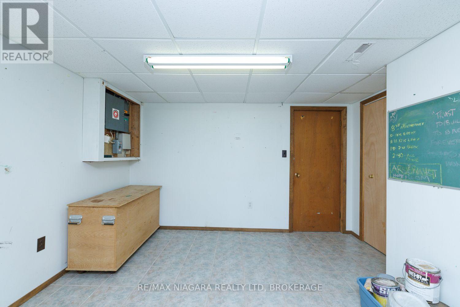 4344 Pettit Avenue — photo 24