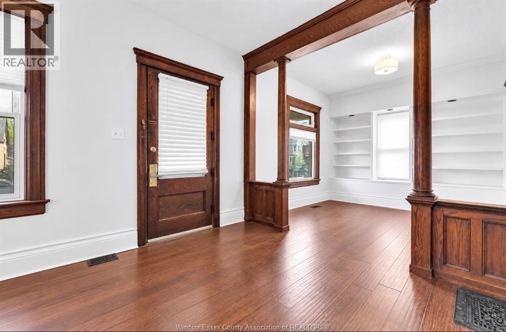 231 Gladstone — photo 13