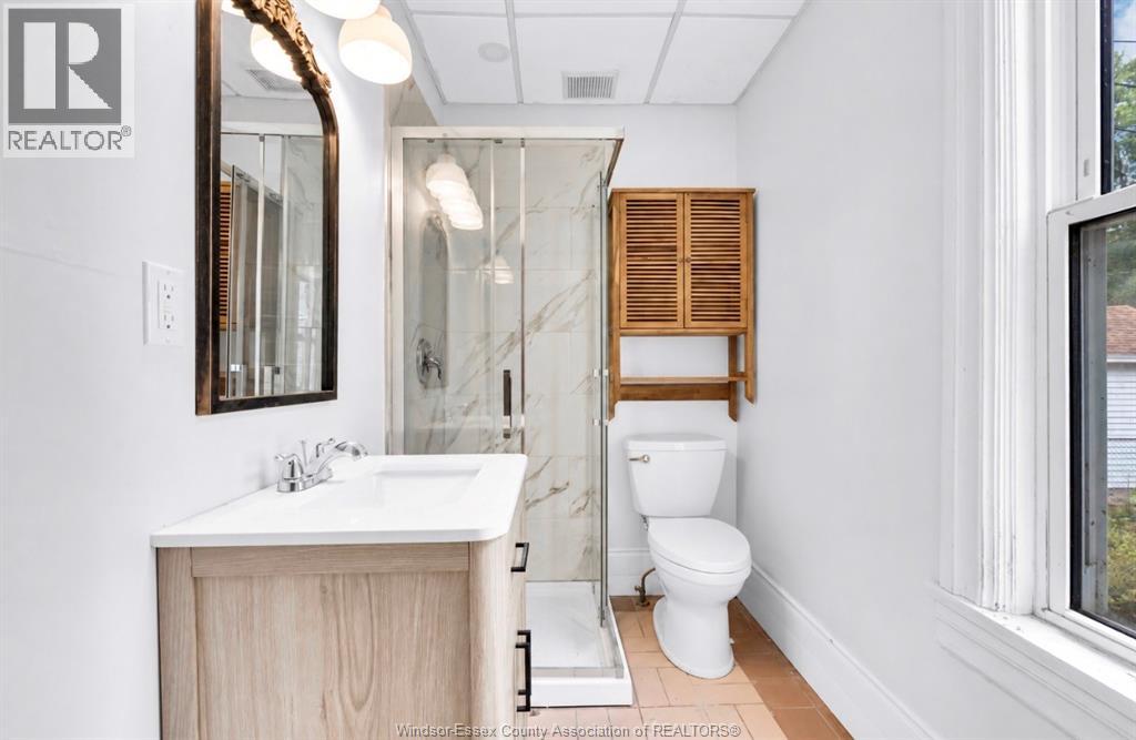 231 Gladstone — photo 14