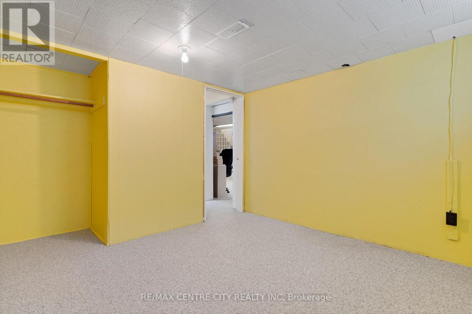 297 Wilson Avenue — photo 36