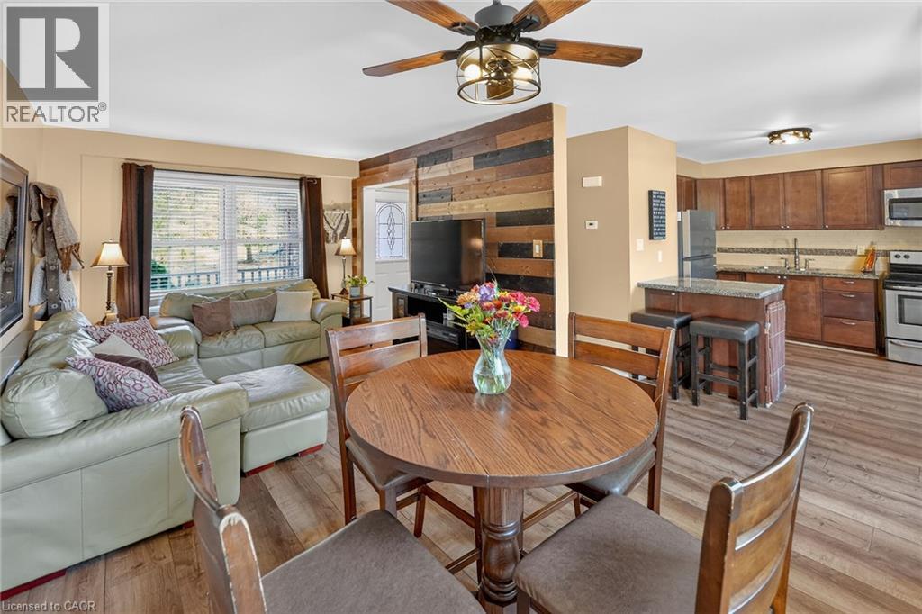 11 HEDGE LAWN Drive - 11