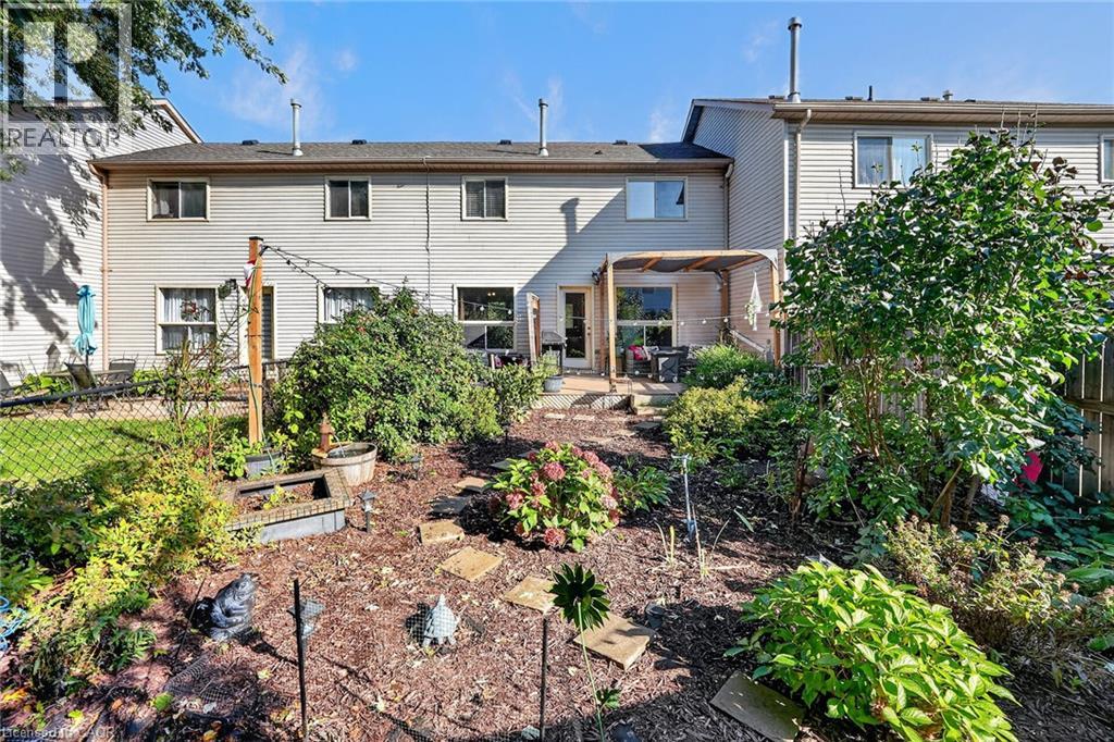 11 Hedge Lawn Drive — photo 37