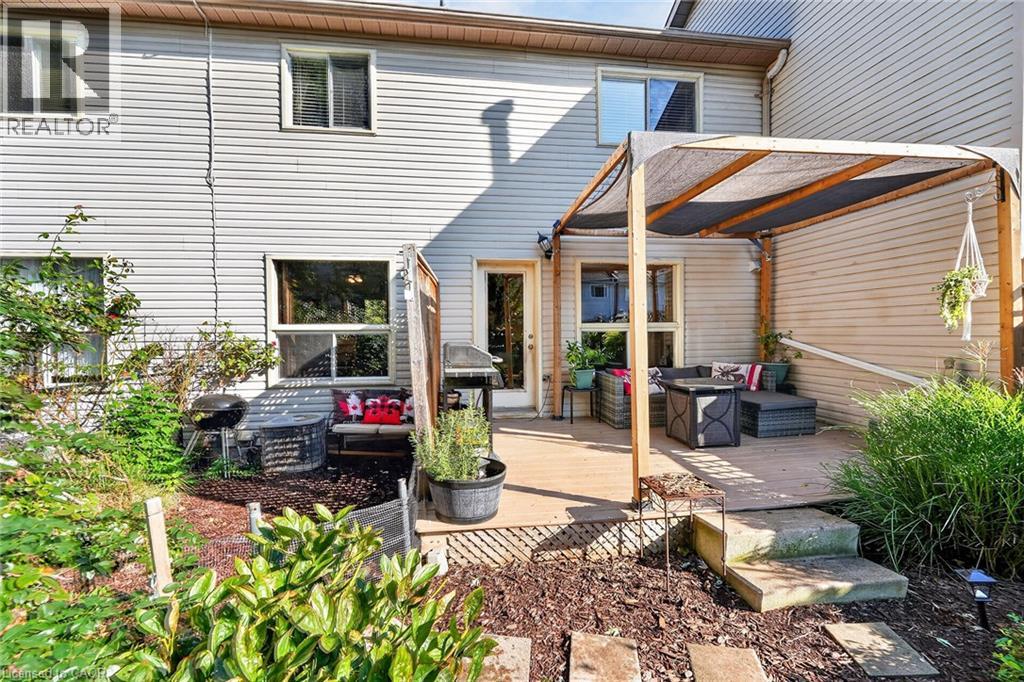 11 HEDGE LAWN Drive - 38