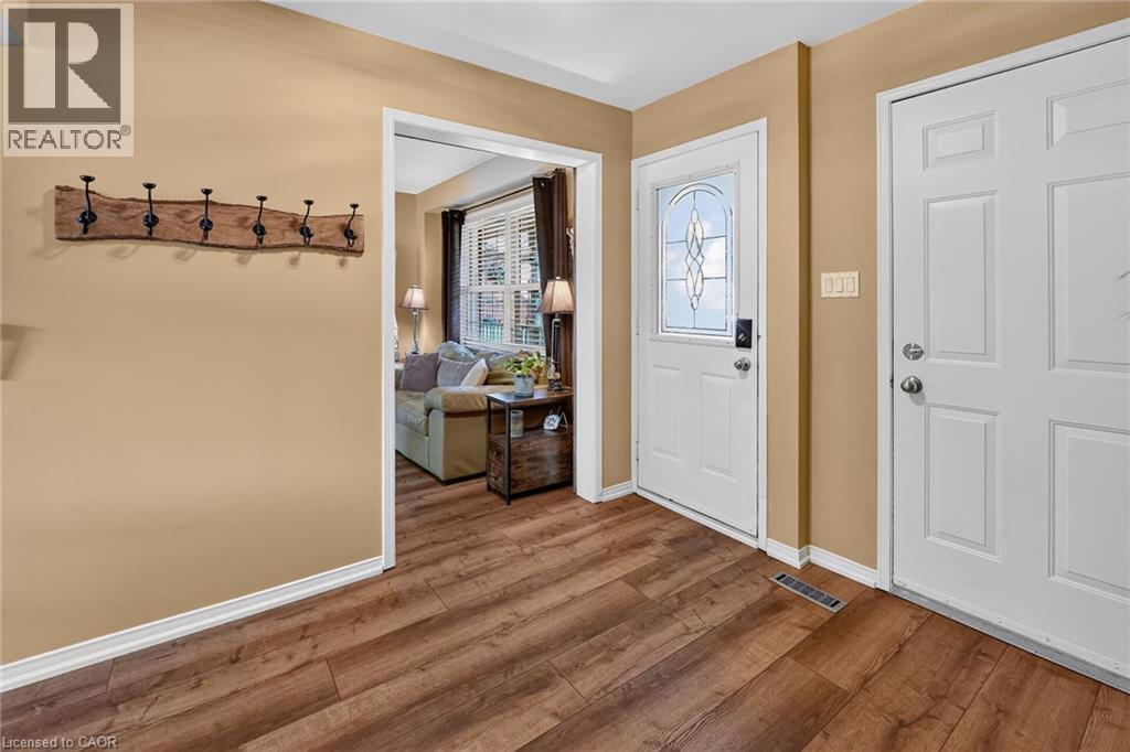 11 HEDGE LAWN Drive - 5