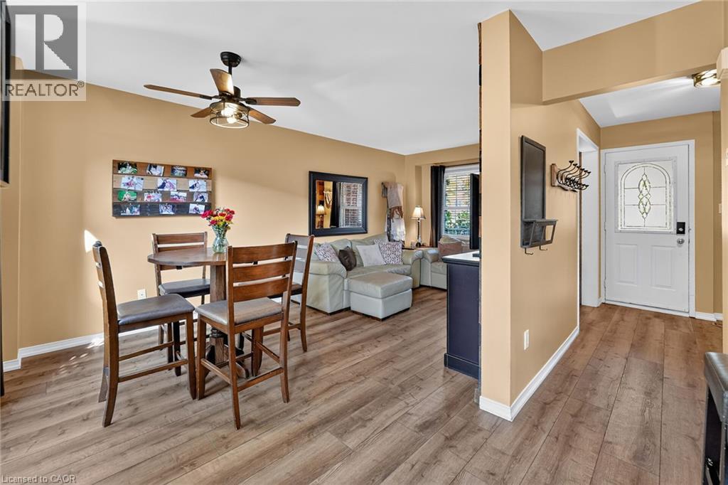 11 HEDGE LAWN Drive - 6