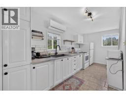 Foyer - 870 Canada Road, Edmundston, NB E3V3X3 Photo 7
