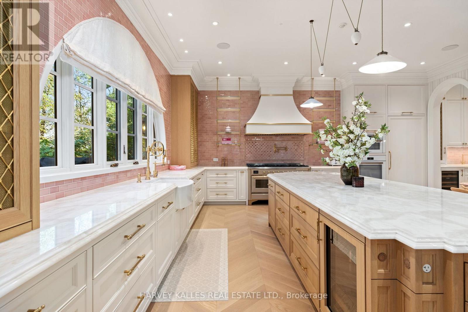 221 Forest Hill Road, Toronto, ON photo 11