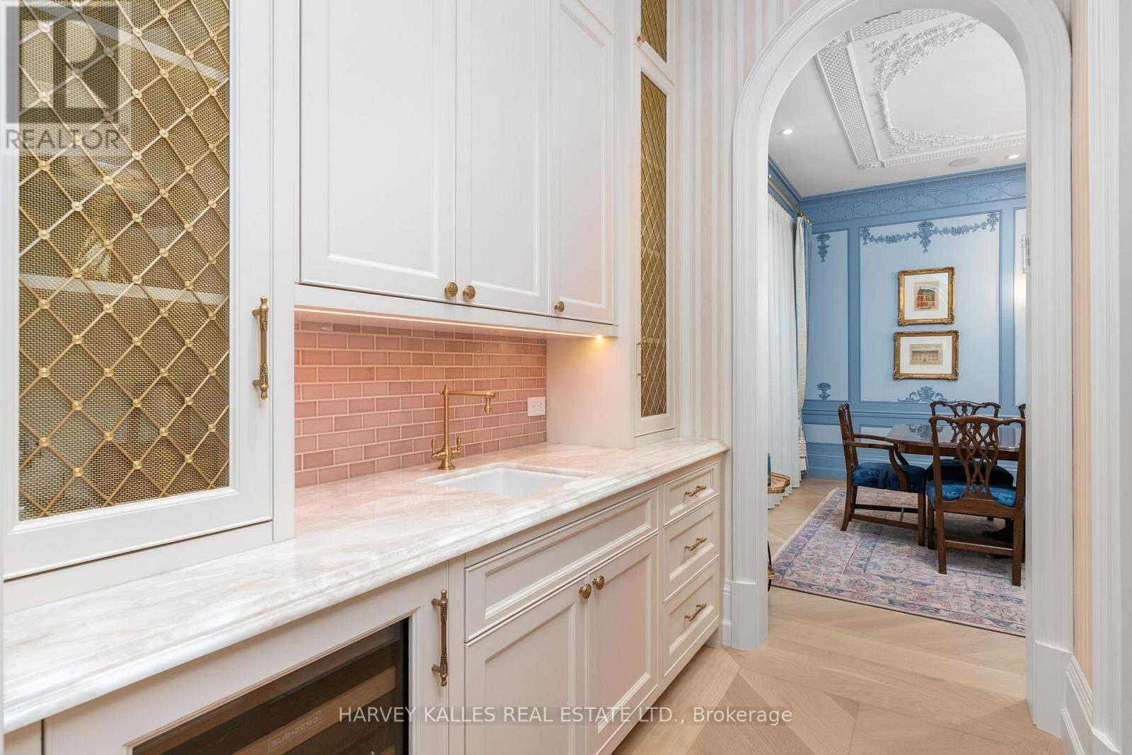 221 Forest Hill Road, Toronto, ON photo 15
