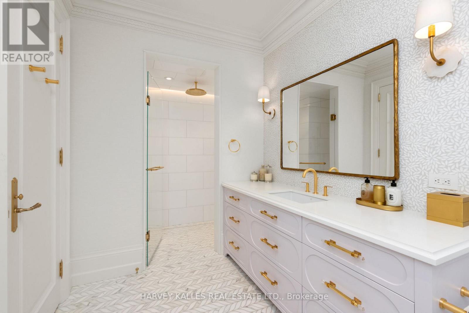 221 Forest Hill Road, Toronto, ON photo 33