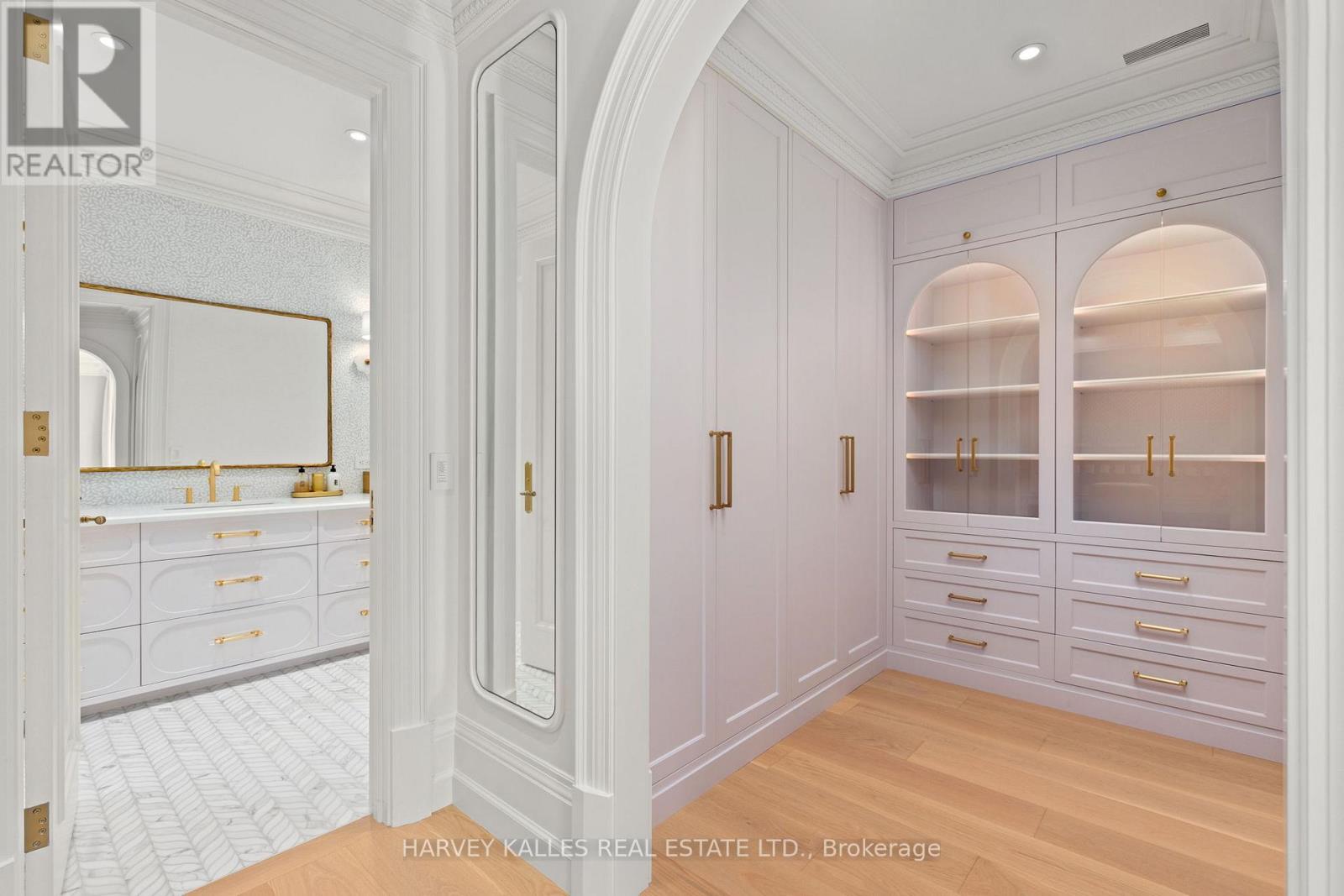 221 Forest Hill Road, Toronto, ON photo 34