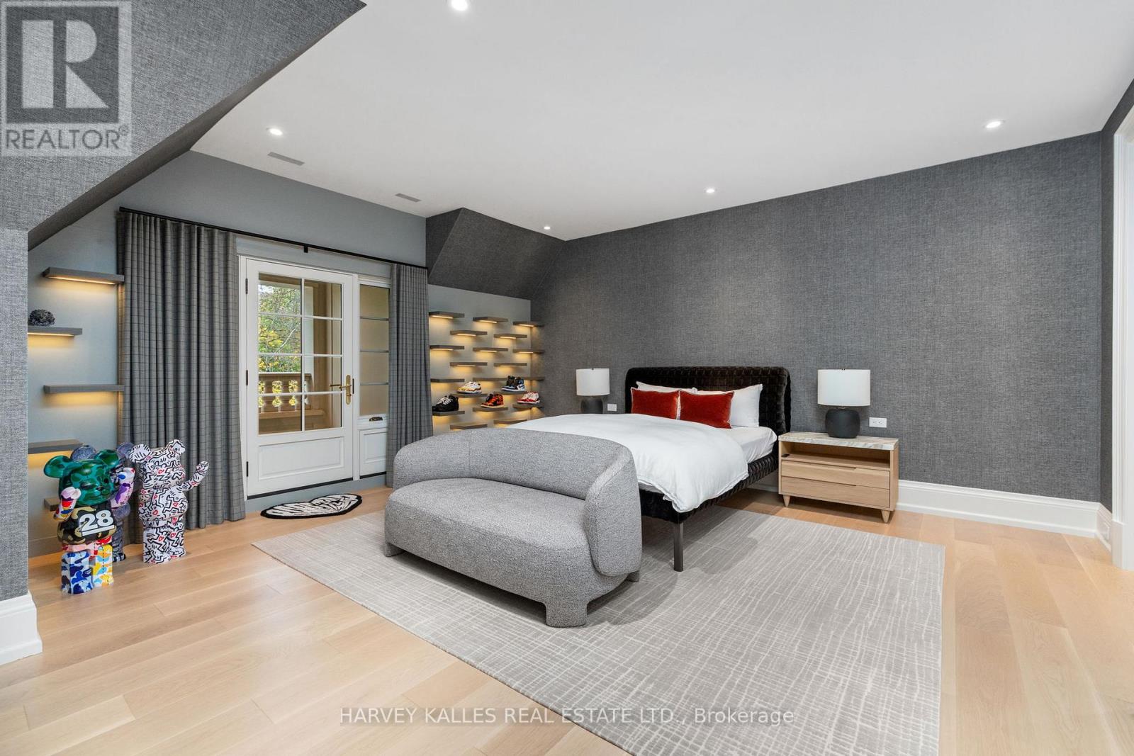221 Forest Hill Road, Toronto, ON photo 35